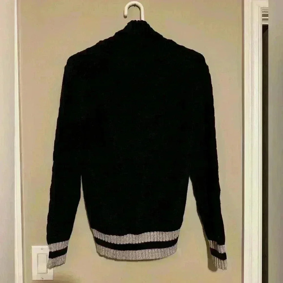 Roots  sweater - Picture 2 of 3